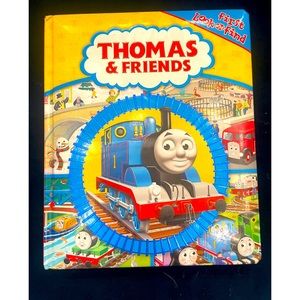 Thomas & Friends Look and Find Book
